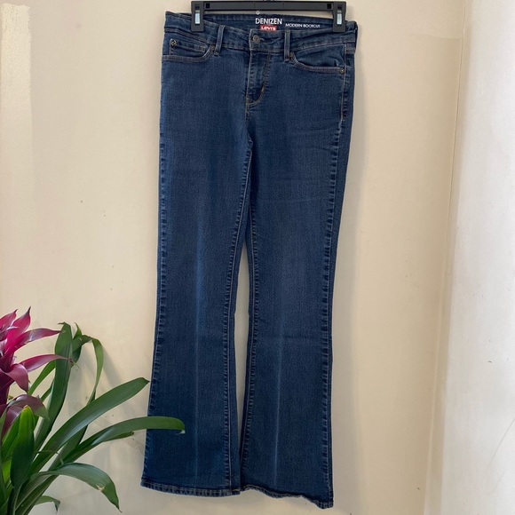LEVI’S MODERN BOOTCUT JEAN. - Picture 3 of 15